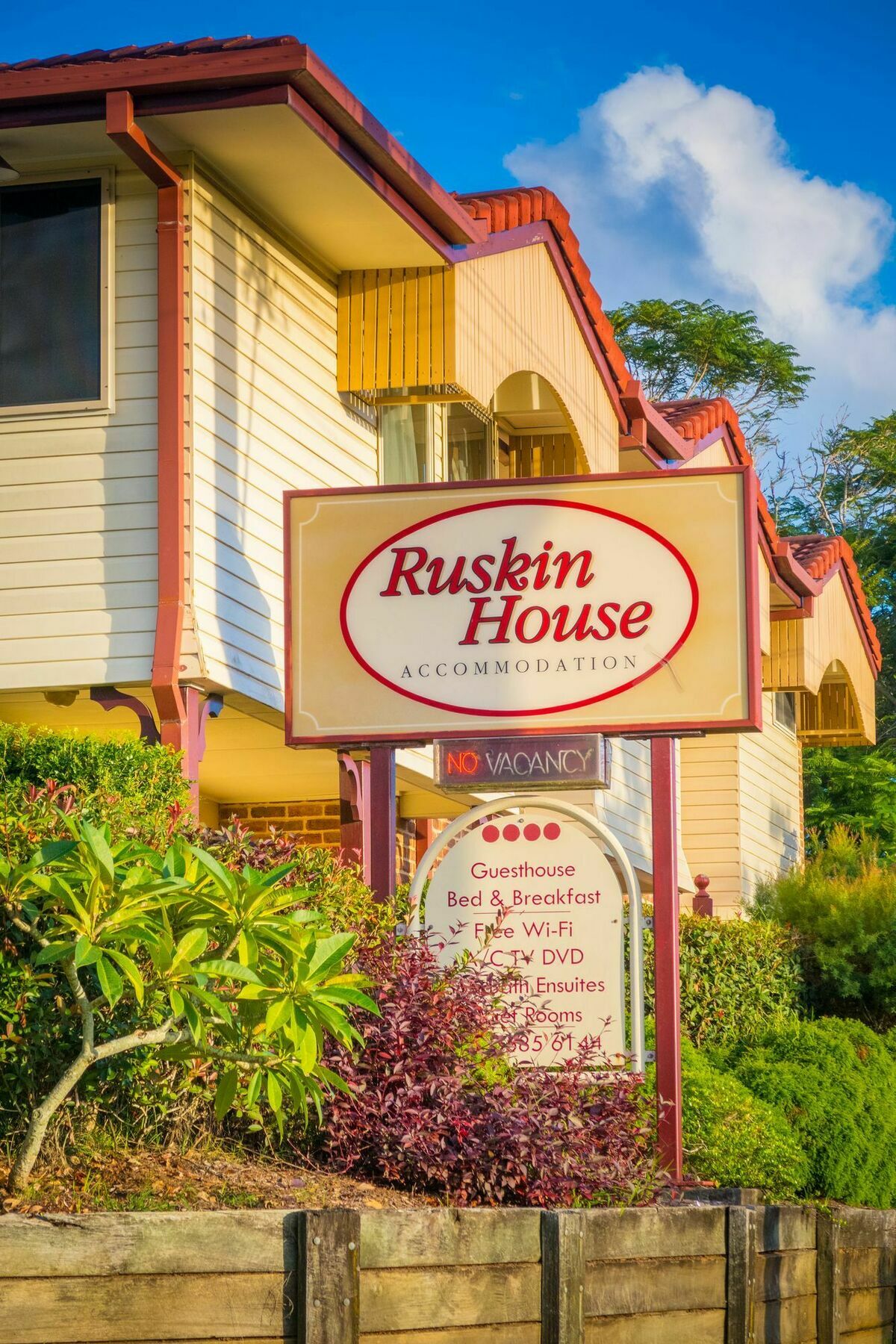 Ruskin House Байрън Бей Екстериор снимка